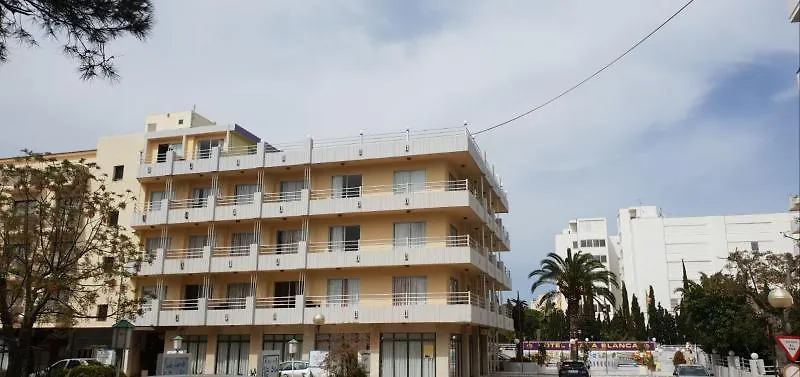 Bj Bei Juan Hostal S'Illot  España